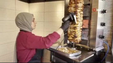 Asık suratla gelen şöhret: Milyonluk surat