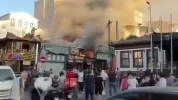 Bursa'nın göbeğindeki restoran yanıyor! - 3