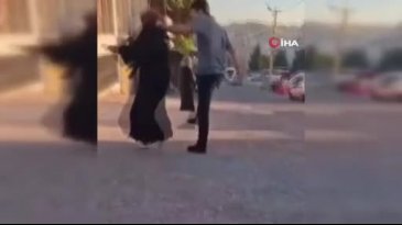 Sokak ortasında eşini darbetti, o anlar kameraya yansıdı