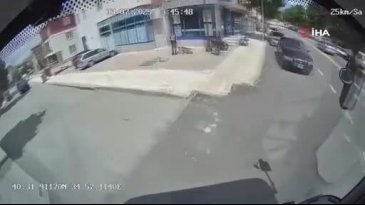 Halk otobüsü şoförünün dikkati kazayı önledi