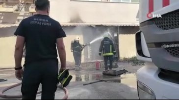 Bursa'da mobilya fabrikası alev alev yandı