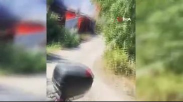 Bursa'da alevler arasında uyuyordu: Komşular kurtardı