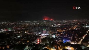 Bursa'da orman yangını 3 köyü tehdit etti, yangının havadan görüntüsü yürekleri dağladı