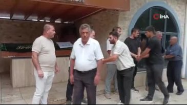 Kızını döven babayı uyardığı için katledildi! Hem de eşinin gözleri önünde...