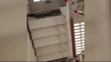 Apartmanın merdivenleri çöktü: Faciadan döndüler!