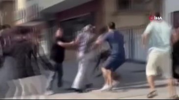 Sokak ortasında kafasına taş vurarak bayılttılar!