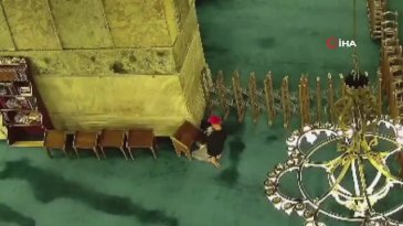 Fark edilmeseydi facia yaşanacaktı! Ayasofya Camii'nde kundaklama girişimi...