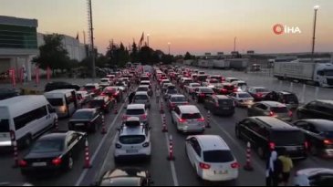 Gurbetçiler akın akın ülkeden ayrılıyor
