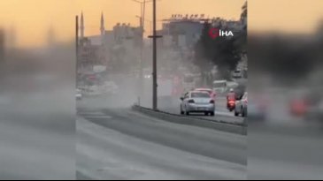 Tırın freni arızalandı! Önüne kattığı araçla dükkana daldı...