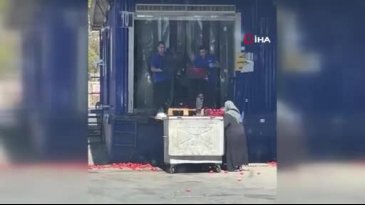 Zincir marketin yaptığına bak! Görüntülerdeki detay yürekleri dağladı