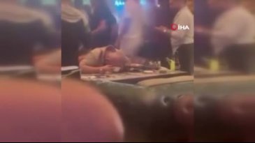Kafede otururken başından vuruldu!