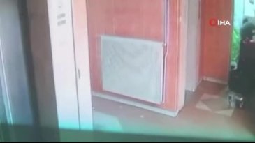 Dehşete düşüren görüntüler! Bina görevlisini eşinin yanında katletti...