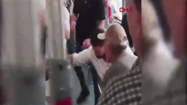 Otobüse binme sırasında kavga! Yumrukların konuştuğu anlar kamerada...