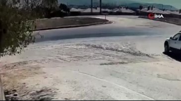Frene ayağını dahi değdirmeden girdiği yolda feci kazaya neden oldu