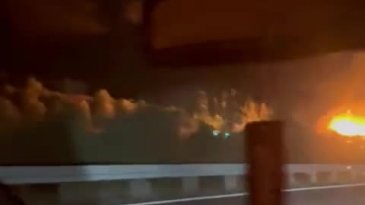 Bursa'da seyir halindeki tır alevlere teslim oldu! O anlar kamerada...