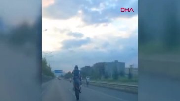 Bursa'da motosikletlilerin tehlikeli yolculuğu! O anlar kameralara yansıdı...