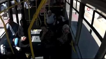 Otobüs şoförü fenalaşan yolcu için zamanla yarıştı! O anlar kameralara yansıdı...