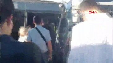 İstanbul'da feci kaza! 2 metrobüs çarpıştı!