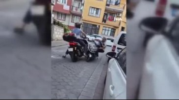 Sokak ortasında dehşet anları! Bıçağı sırtına sapladı...