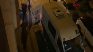 Tartıştığı babasının boğazını kesti! Polise kendini ihbar etti...