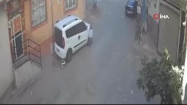 Kız çocuğunu mahalleli kurtardı! Tüm şehir bu sapığı arıyor