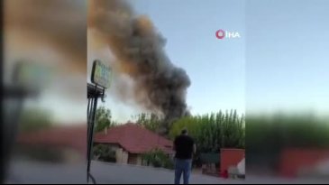 Kızını alevlerin arasından çıkardı, evi gözlerinin önünde küle döndü