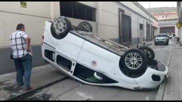 Bursa'da bir kaza daha! Belediye aracı takla attı...