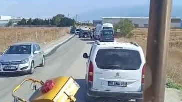 Bursa Yolçatı mahallesinde feci kaza! Araç içinde sıkıştı