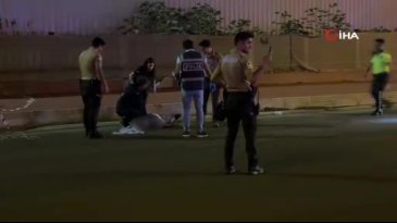 Kaldırımda yürüyen yayalara araba çarptı! Ölü ve yaralılar var...