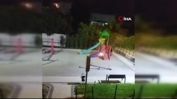 Bursa'da parkta yangın! Mahalle sakinleri şoke oldu