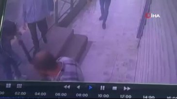 Bursa'da sokak kan gölüne döndü! Husumetlisini bulduğu yerde vurdu