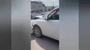 Bursa'da halk otobüsü ve otomobil çarpıştı! Yaralılar var...