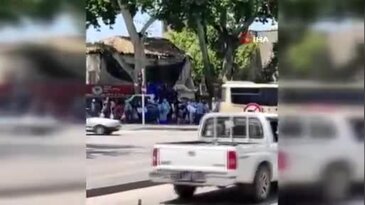 Halde alıcı bulamadı! Tonlarca domatesi vatandaşa bedavaya dağıttı...