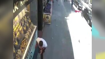 Ölümden kıl payı kurtuldular! Kopan beton parçalarının altında kalıyorlardı...
