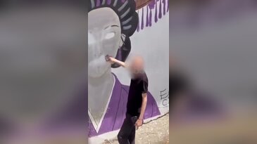 Bursa'da trafo resmine skandal müdahale! Kadın figürü 'rahatsız etti'