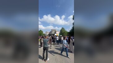 Bursa'da sınav heyecanı başladı! Öğrenciler ve veliler okul önlerini doldurdu...