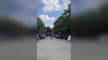 Bursa'da okul bahçelerinde LGS nöbeti! Velilerden başarı mesajları...