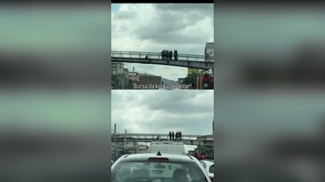 Bursa'da korkutan anlar! Köprüye çıktı...