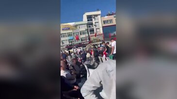 Bursa'da meydanlarda hüzünlü anlar! Taraftarlar tek tek alanları terk etti