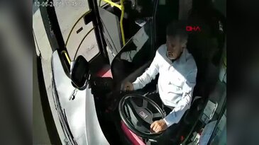 Otobüste kaybolan kimlik için şoför güzergah değiştirdi, öğrenci sınava son anda yetişti