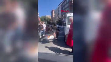 Trafikte dehşet anları: "Ceza yersin" dediler saldırmayı tercih etti!