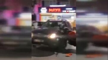 Bursa'da motosiklet ile otomobil çarpıştı! 1 yaralı var...