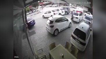 Oto galeriye sabah saatlerinde silahlı saldırı! Araçlar kevgire döndü...