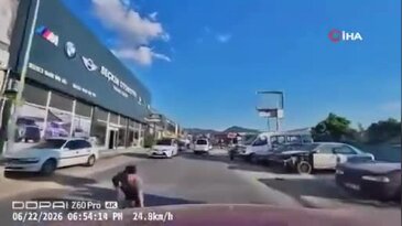 Bursa'da yürekleri ağza getiren görüntü! Düşen eşyasını almak isterken ölümden döndü...