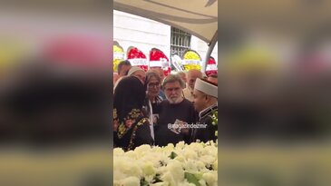 Ünlü ismin cenazesinde kadınlar da saf tutmak isteyince ortalık karıştı!