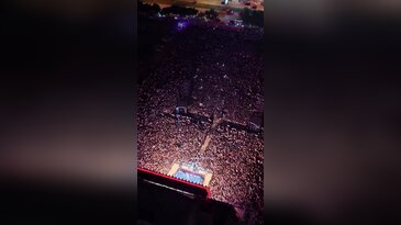 Bursa'da festival alanı doldu taştı! Demet Akalın binleri coşturdu