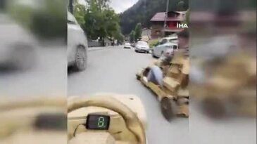 Sosyal medyada milyonlar izledi! Tahta araçla 79 kilometre yol yaktı