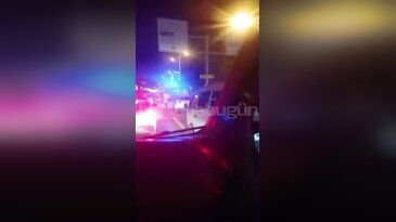 Bursa Acemler'de feci kaza! Bariyerlere çarpan otomobilde 1 ağır yaralı