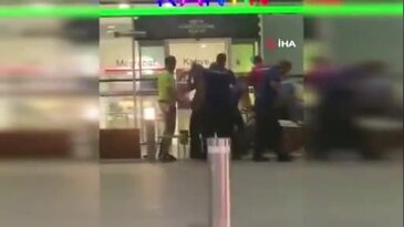 Havalimanında 4 polisimizi bıçakla yaralamıştı! Olay anı ortaya çıktı...