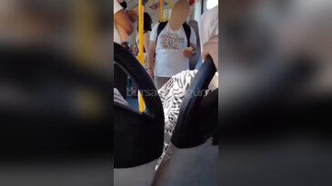 Bursa metrosunda kaydedildi: "Sürekli oluyor" diyerek tepki gösterdiler!